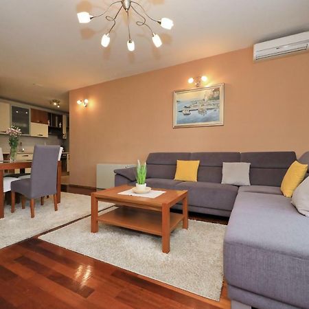 Apartment Toni ซาดาร์ ภายนอก รูปภาพ