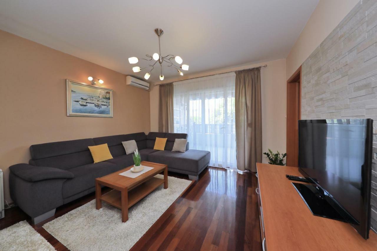Apartment Toni ซาดาร์ ภายนอก รูปภาพ